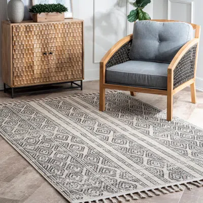 Nuloom Chenoa Striped Tribal Tassel Area Rug In Gray