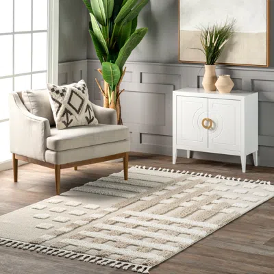 Nuloom Cordelia Fragmented Stripes Tasseled Area Rug In Neutral