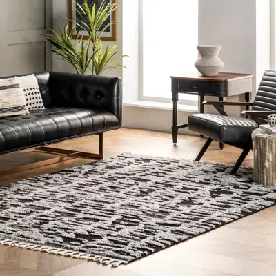 Nuloom Cosette Abstract High Low Textured Tassel Area Rug In Gray