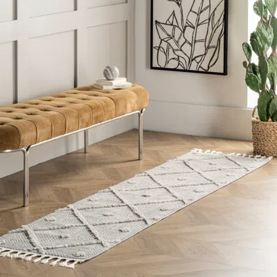 Nuloom Diamond Deyton Area Rug In White