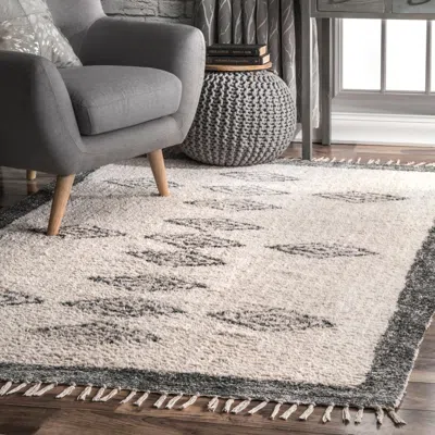 Nuloom Hand Loomed Rosa Tassel Area Rug In Brown