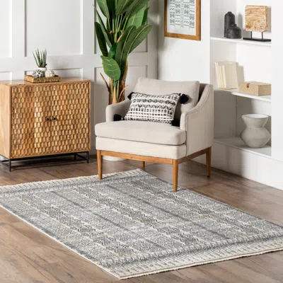 Nuloom Janene Tribal Banded Fringe Area Rug