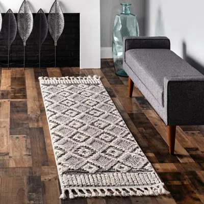 Nuloom Journey Shaggy Checkered Tiles Tassel Area Rug In Neutral
