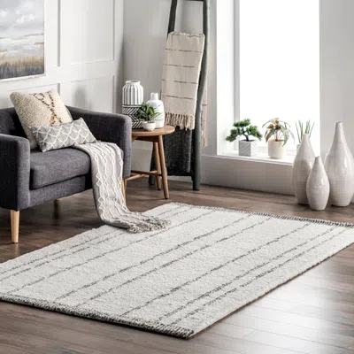 Nuloom Mazie Handmade Pinstripe Modern Area Rug In White
