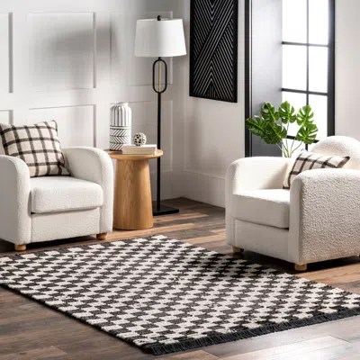 Nuloom Pania Contemporary Checkered Fringe Area Rug In Black