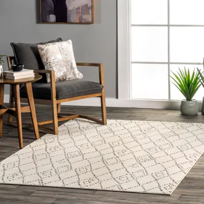 Nuloom Ria Bohemian Diamond Area Rug In Multi