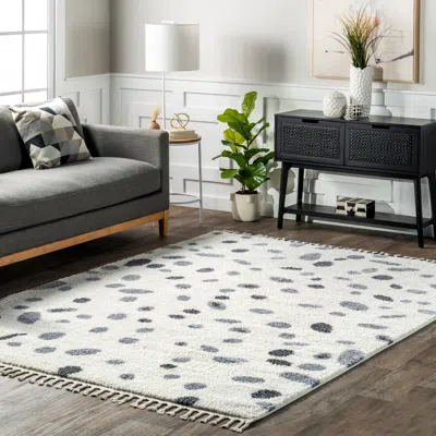 Nuloom Rudy Transitional Polka Dot Tasseled Area Rug In White