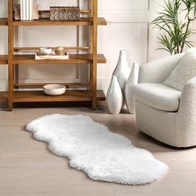 Nuloom Salome Spinclean Plush Faux Sheepskin Machine Washable Area Rug In White