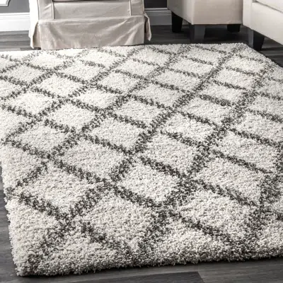 Nuloom Sharika Lattice Shaggy Area Rug