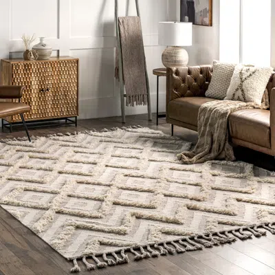 Nuloom Sony Bohemian Diamond Shag Area Rug In Neutral