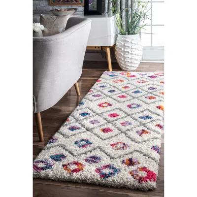 Nuloom Tatyana Moroccan Diamond Trellis Shaggy Area Rug In Neutral