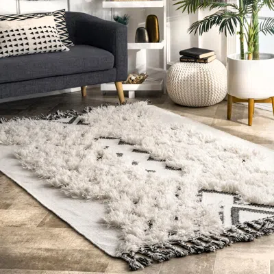 Nuloom Zariah Shaggy Chevrons Area Rug In Neutral
