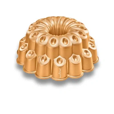 Nutrichef 9 Inch Marquise Cake Pan, Thick & Heavy Cast Aluminum Bakeware Cake Mold For Cake With Fluted Easy-r In Gold