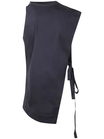 Nuur Asymmetric Slipover In Black