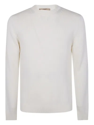 Nuur Crew-neck Sweater In White