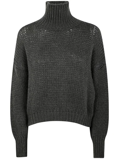 Nuur Long Sleeves Pullover In Black
