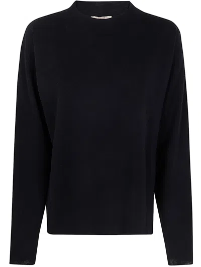 Nuur Long Sleeves Round Neck Sweater In Black  