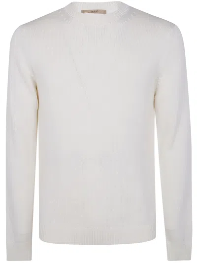 Nuur Long Sleeves Round Neck Sweater In White