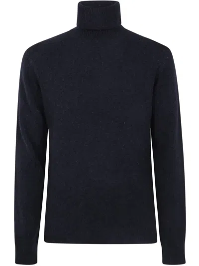 Nuur Long Sleeves Turtle Neck Sweater In Black