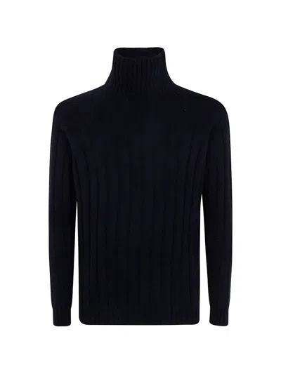 Nuur Long Sleeves Turtle Neck Sweater In Black