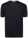 Nuur Short Sleeves Comfy Fit Round Neck In Black