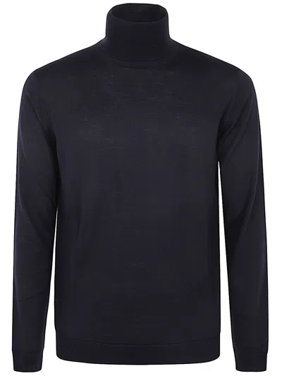 Nuur Turtle Neck Pullover In Black