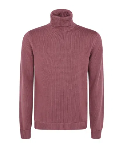 Nuur Turtleneck Sweater In Pink