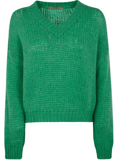 Nuur Vneck Sweater In Green