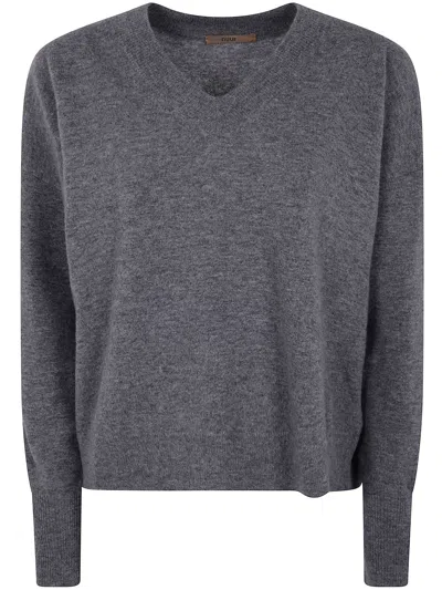 Nuur Vneck Sweater In Gray