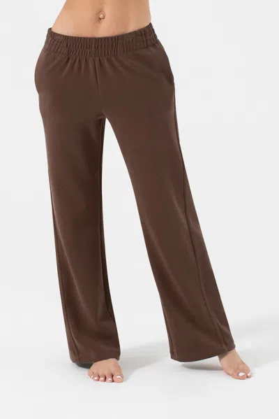 Nux Active Remi Sleek Pant In Gold