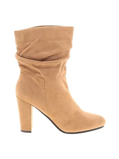 Pre-owned Ny & C Boots In Tan