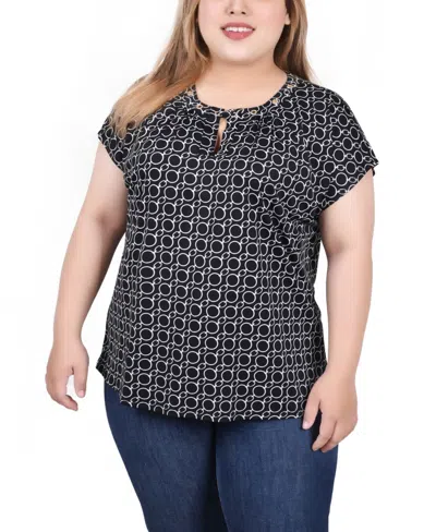 Ny Collection Plus Size Extended Sleeve Top With Grommets In Black White Circle Chain