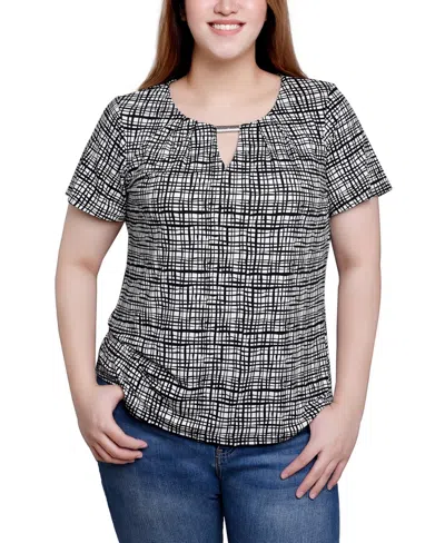 Ny Collection Short Sleeve Top With Hardware In Black White Graph
