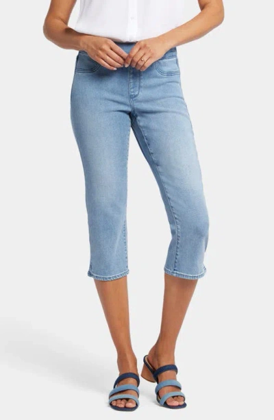 Nydj Dakota Side Slit Pull-on Capri Jeans In Corfu