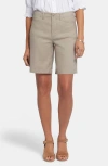 Nydj Five-pocket Stretch Linen Blend Bermuda Shorts In Saddlewood