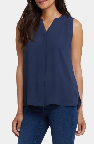 Nydj Print Pleat Back Sleeveless Split Neck Blouse In Blue