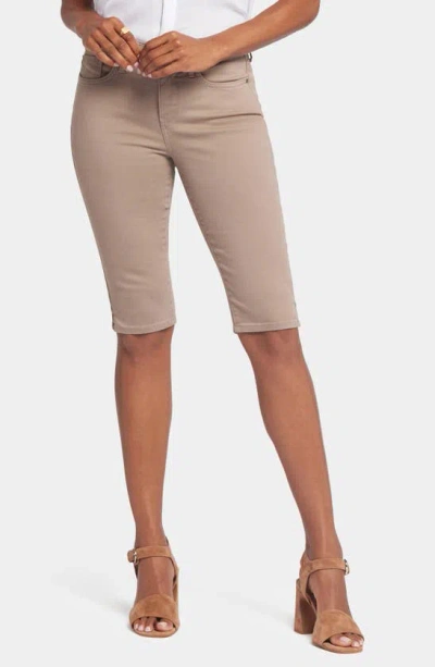 Nydj Side Slit Capri Bike Shorts In Saddlewood