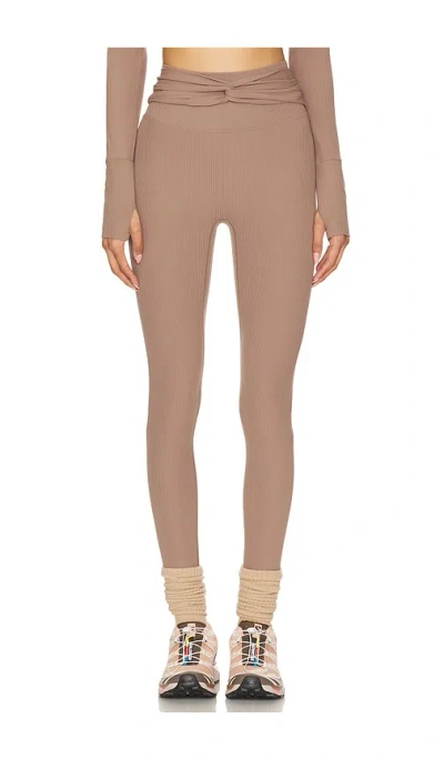 Nylora Oscar Legging In Mocha
