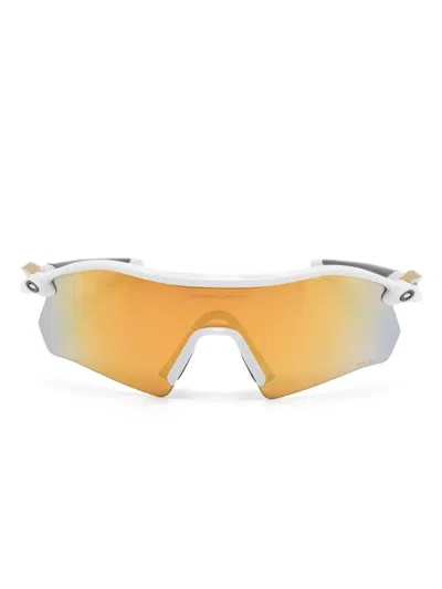 Oakley 레이더 플레이트 선글라스 In 화이트