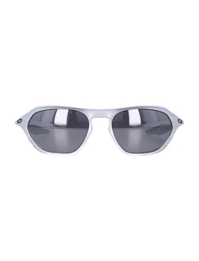 Oakley Aviator Sunglasses In Gray