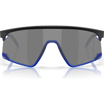Oakley Bxtr 139mm Prizm™ Wrap Shield Sunglasses In Matte Black