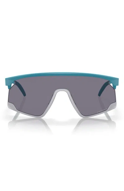 Oakley Bxtr 39mm Prizm™ Wrap Shield Sunglasses In Matte Grey