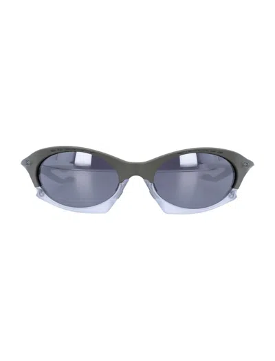 Oakley Cat-eye Mirror Lens Sunglasses