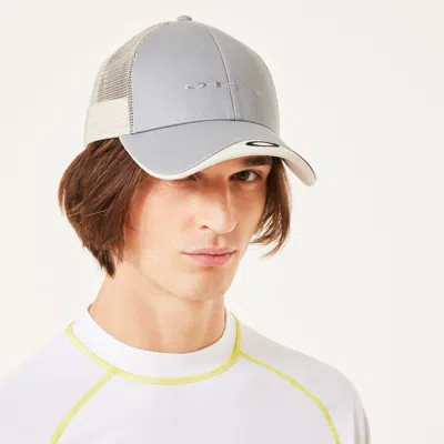 Oakley Classic Trucker Hat In Black