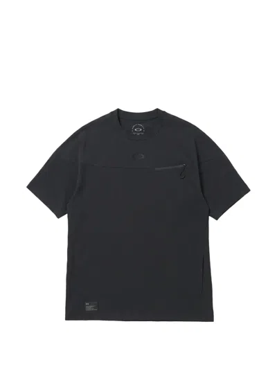 Oakley Fgl Union Zip-pocket Panelled T-shirt In Black