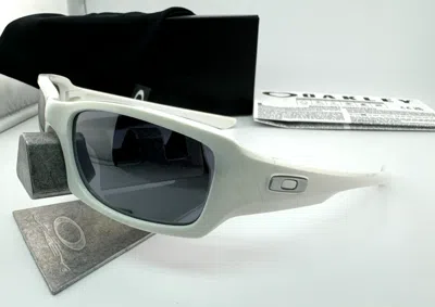 Pre-owned Oakley Fives Squared Polished White Black Iridium Sunglasses Oo9079 03-443