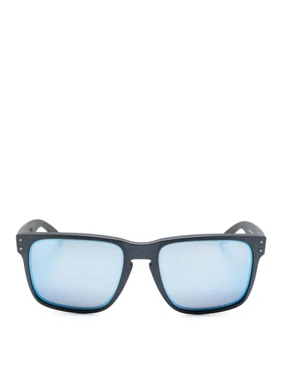 Oakley Frame Sunglasses In Black