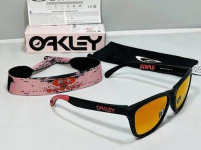 Pre-owned Oakley Frogskins X Staple Xxv Sunglasses Matte Black Prizm Ruby W/ Leash In Red
