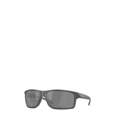 Oakley Geometric Frame Sunglasses In Gray