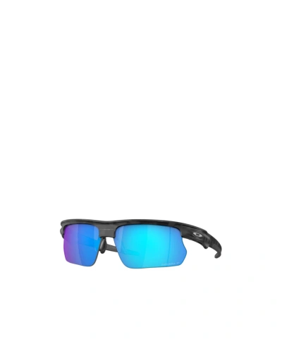 Oakley Geometric Frame Sunglasses In Blue